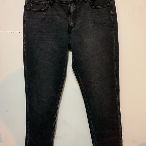 KanCan: Remember It Well Washed Black High Rise Cropped Jeans-NWOT - Picture 4 of 6